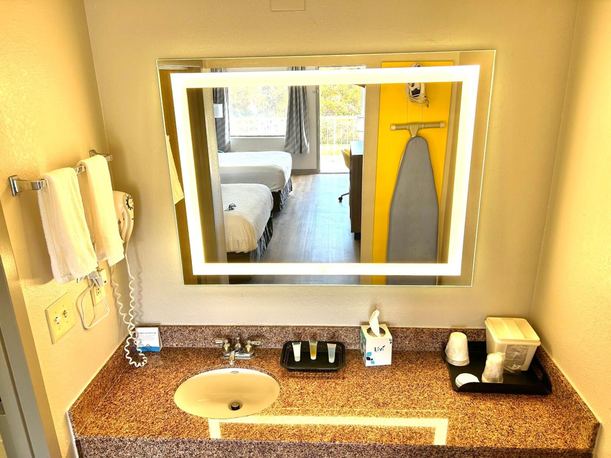 Days Inn By Wyndham St George St. George Екстер'єр фото